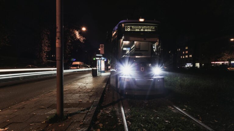 Vergleich Geschwisterwagen nebeneinander und hintereinander mit praxisnahen Vorteilen