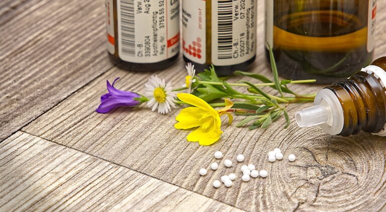 Sanfte Unterstützung bei Kinderkrankheiten mit homöopathischen Globuli für Babys und Kleinkinder