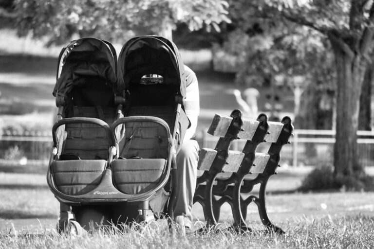 Zwillingskinderwagen Vorteile: So erleichtern sie den Alltag Zwillingskinderwagen Vorteile für einen komfortablen Alltag mit Zwillingen
